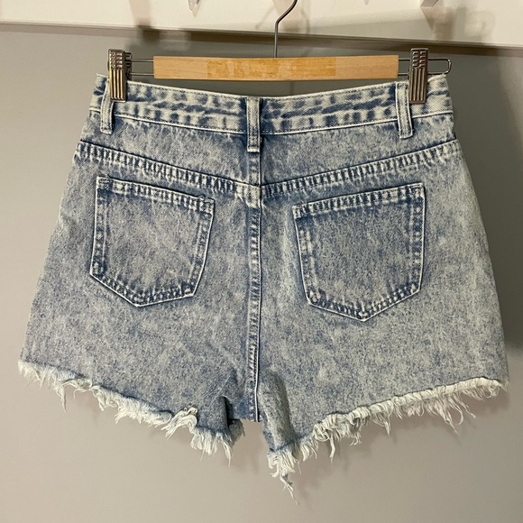 Women’s Shorts - Picture 2 of 3